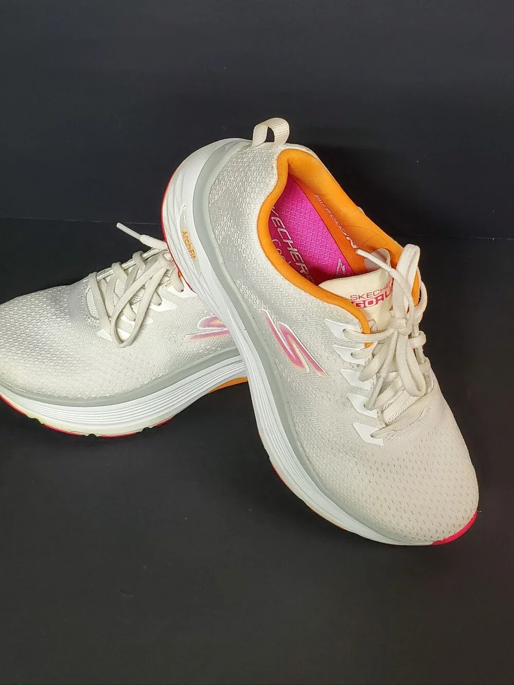 Skechers GOrun Arch Fit Air-Cooled Running Shoes Women Size 7